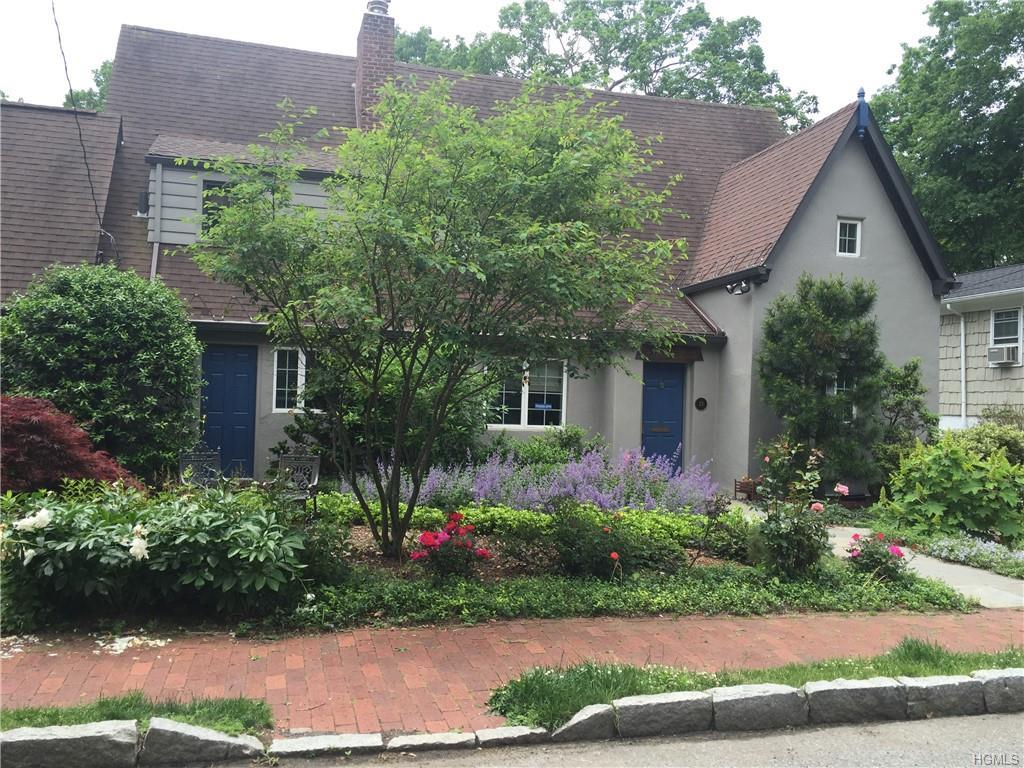 23 Roxbury Road - Photo 1