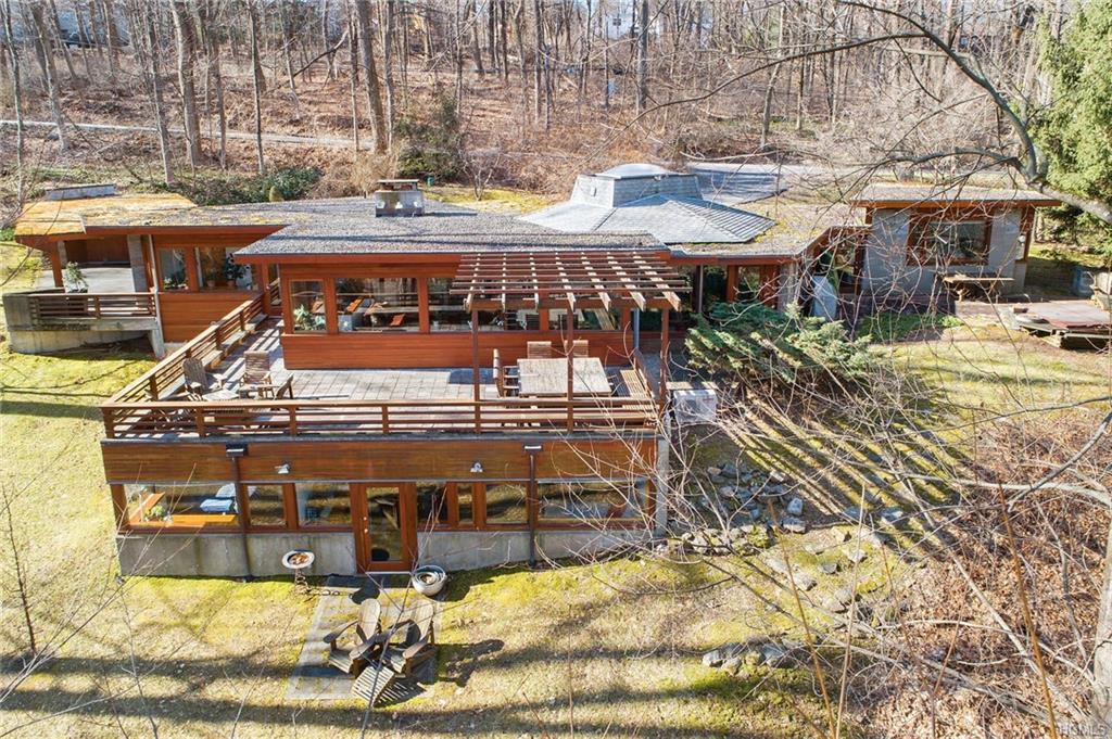 8 Usonia Road - Photo 1