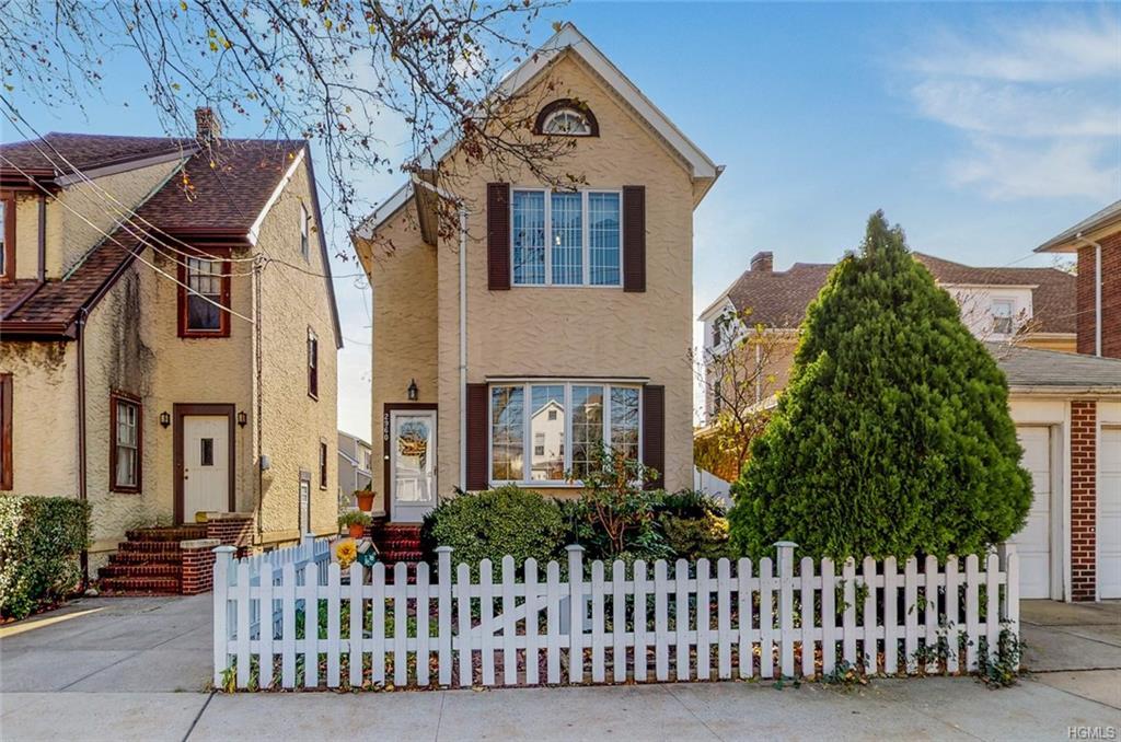 2960 Lafayette Avenue - Photo 1