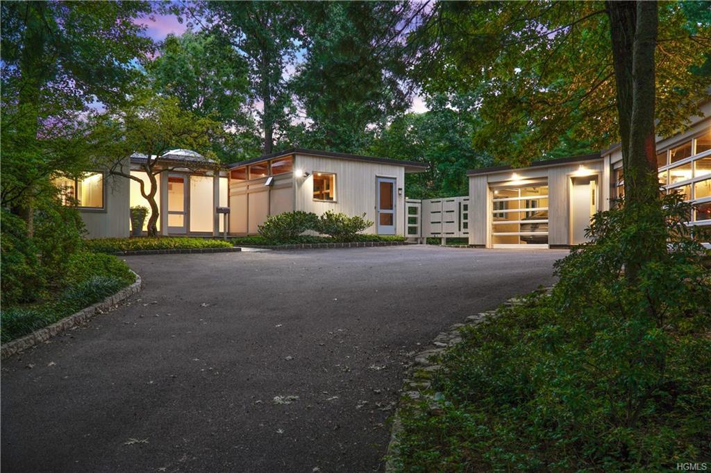 12 Kirby Lane North - Photo 1