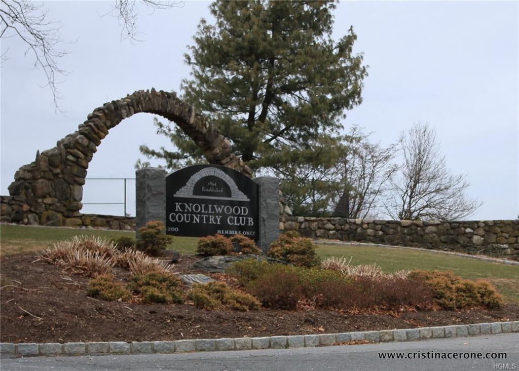 2 Crescent Drive - Photo 1