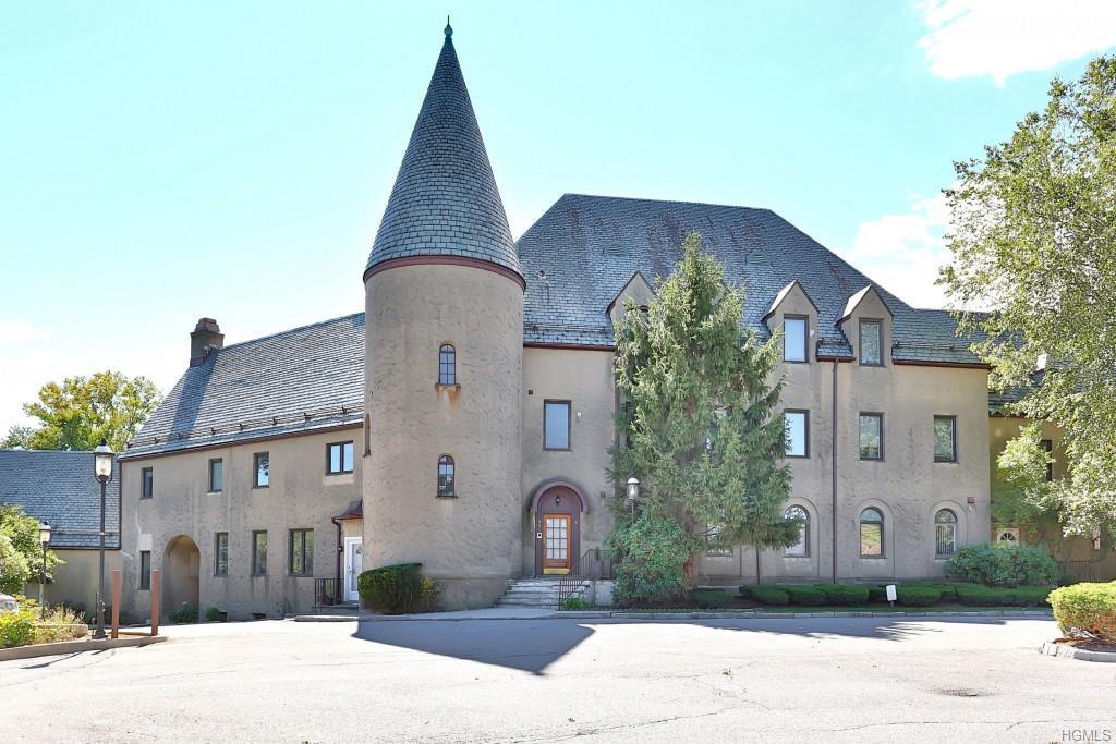 100 Chateau Lane - Photo 1