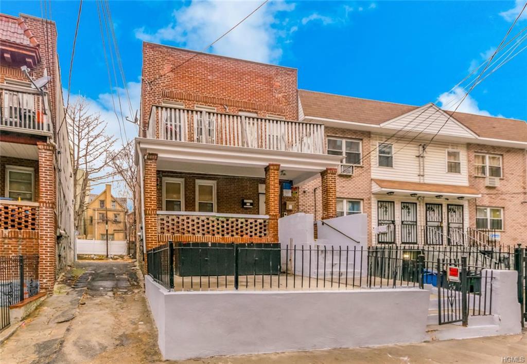 1729 Montgomery Avenue - Photo 1