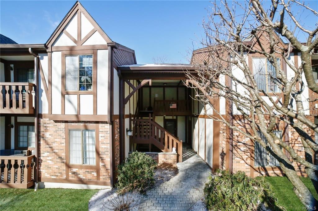 32 Foxwood Circle - Photo 1