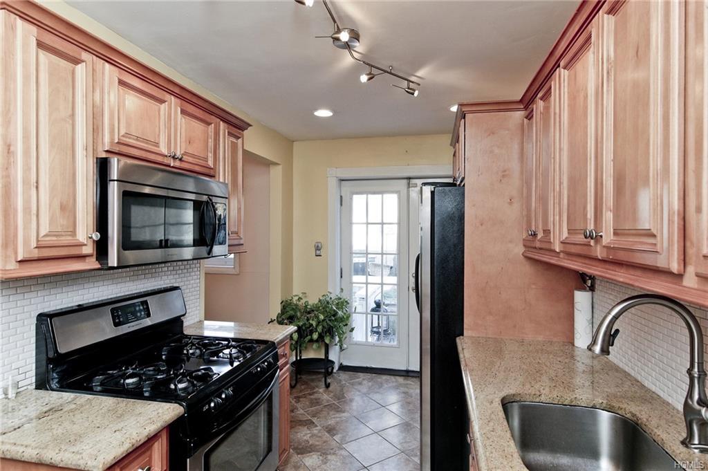 190 Buttrick Avenue - Photo 1