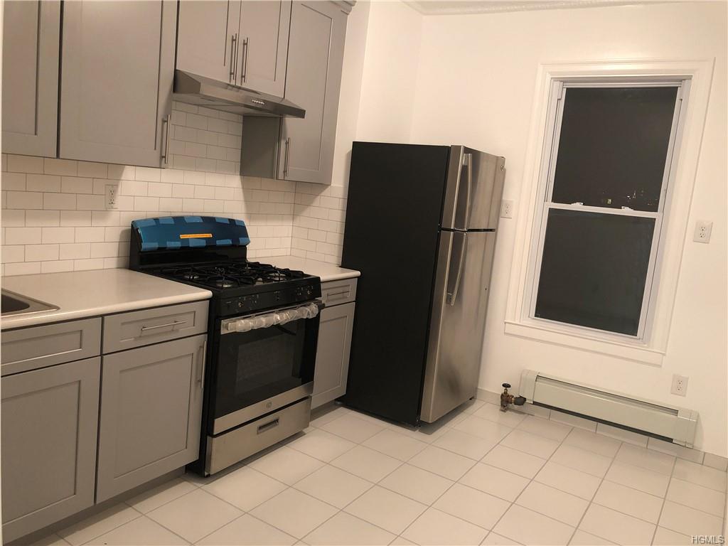 1829 Unionport Road - Photo 1