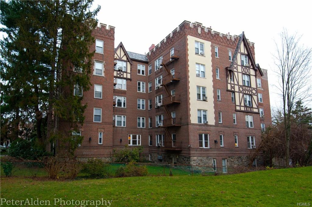 1440 Midland Avenue - Photo 1