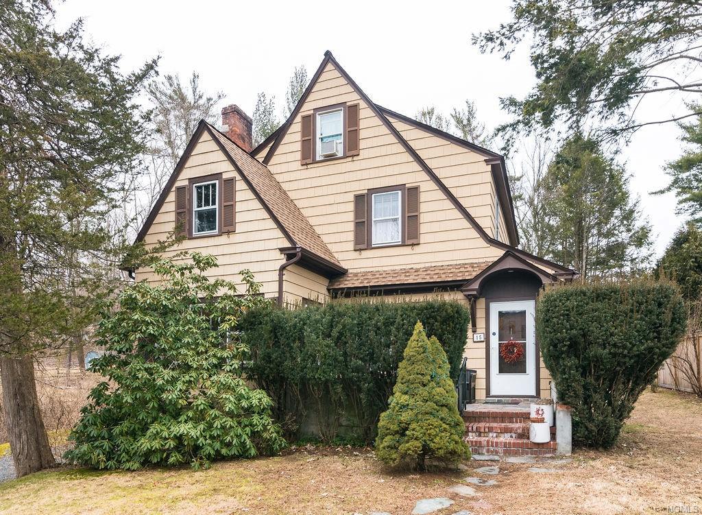 15 Cottage Place - Photo 1