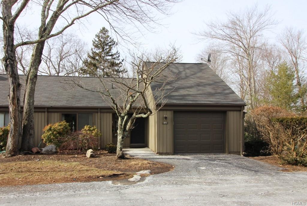 109 Heritage Hills - Photo 1