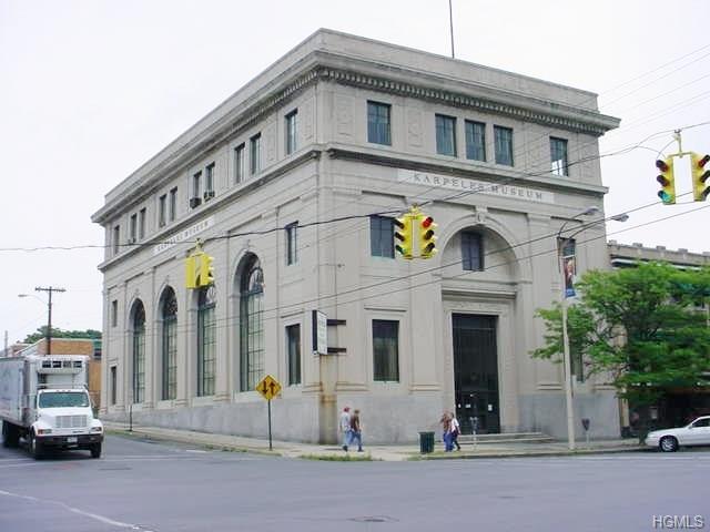 94 Broadway - Photo 1