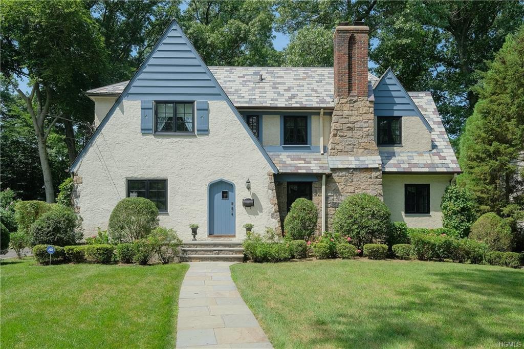 64 Woodlawn Avenue - Photo 1