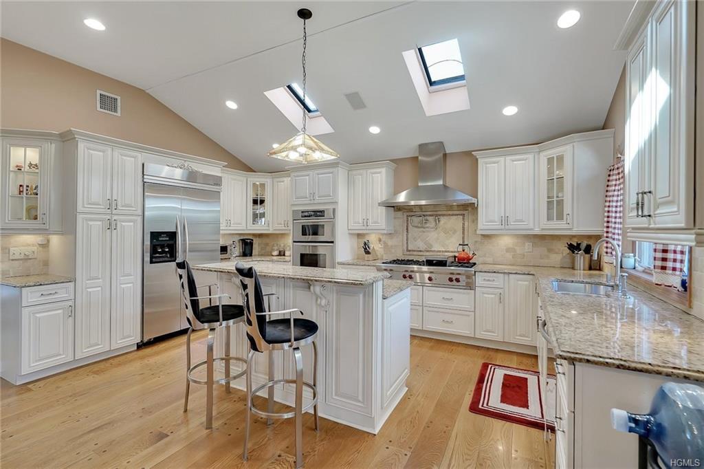 11 Allen Lane - Photo 1