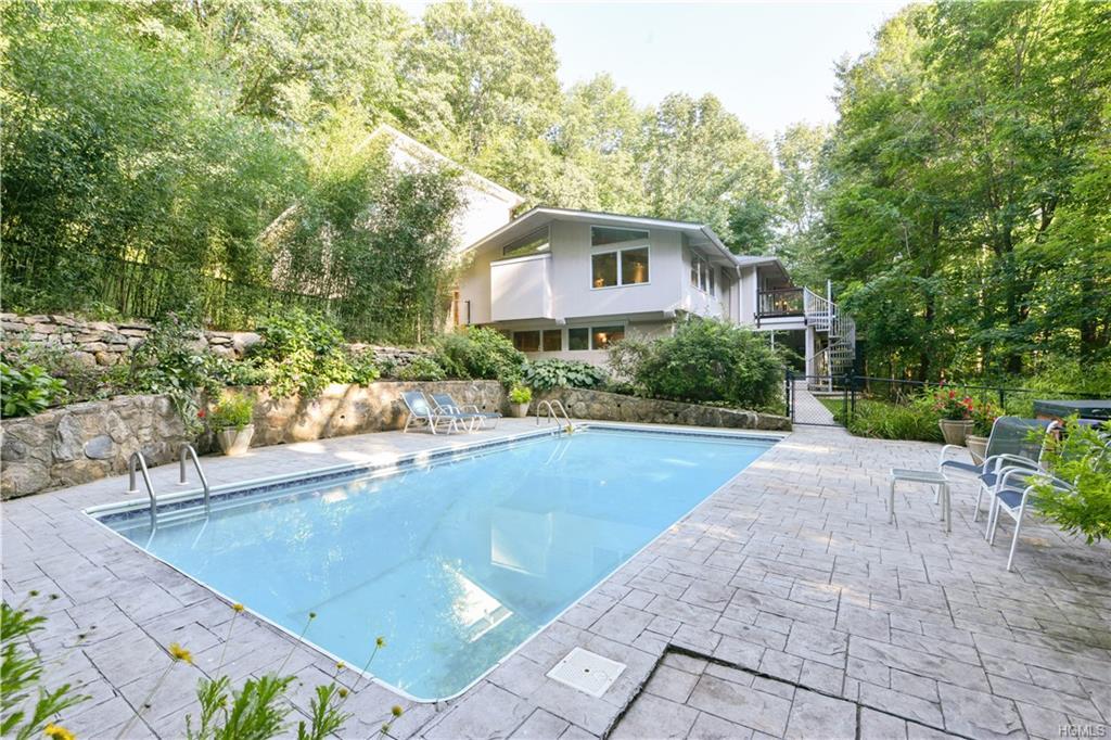 9 Highview Road - Photo 1