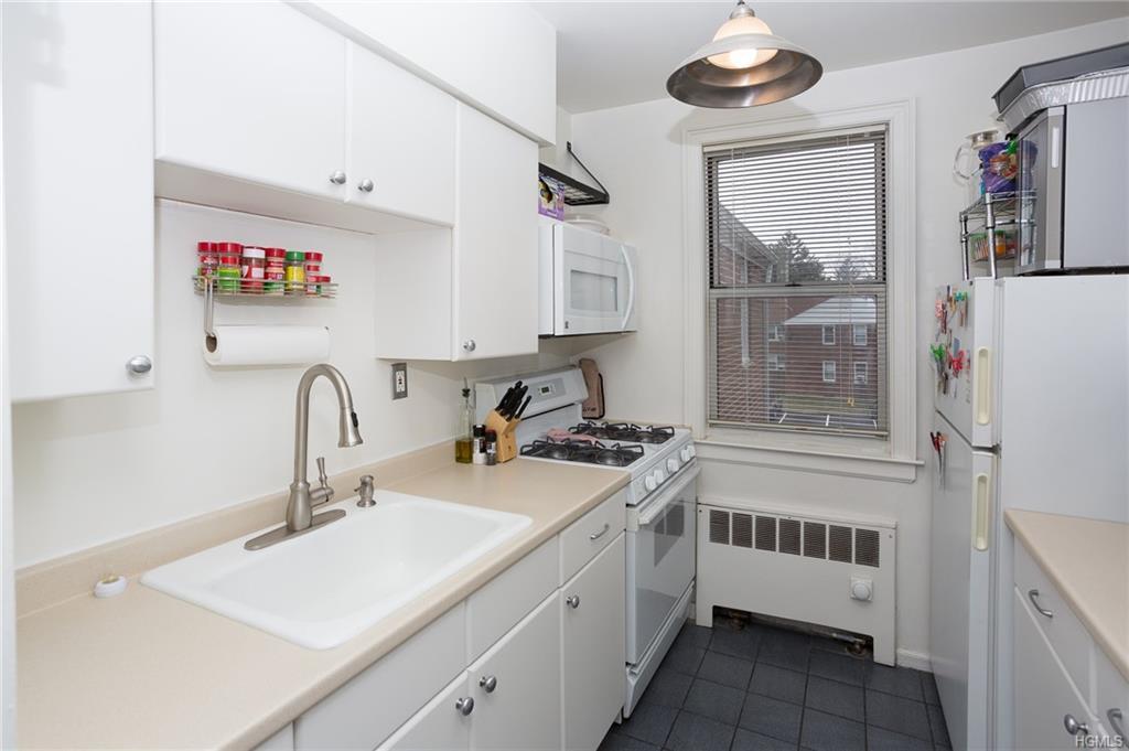 7 Bryant Crescent - Photo 1