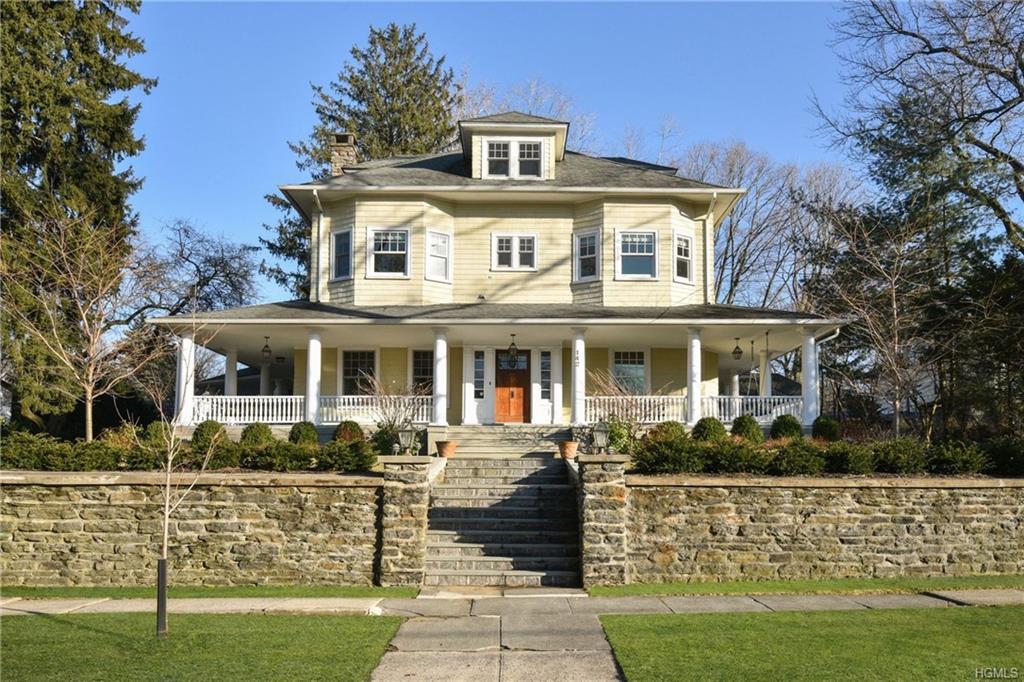 142 Monterey Avenue - Photo 1