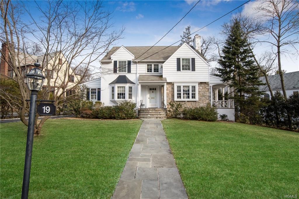 19 Verdun Avenue - Photo 1