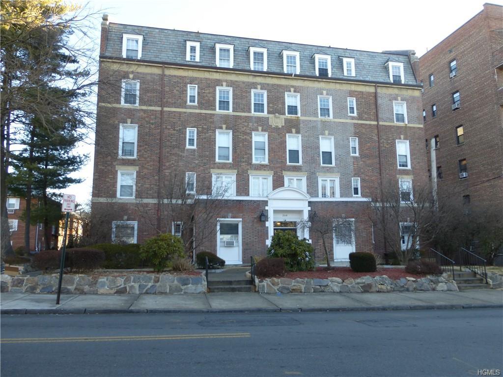 208 Centre Avenue - Photo 1