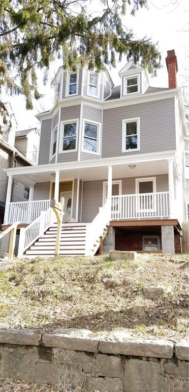 552 Warburton Avenue - Photo 1