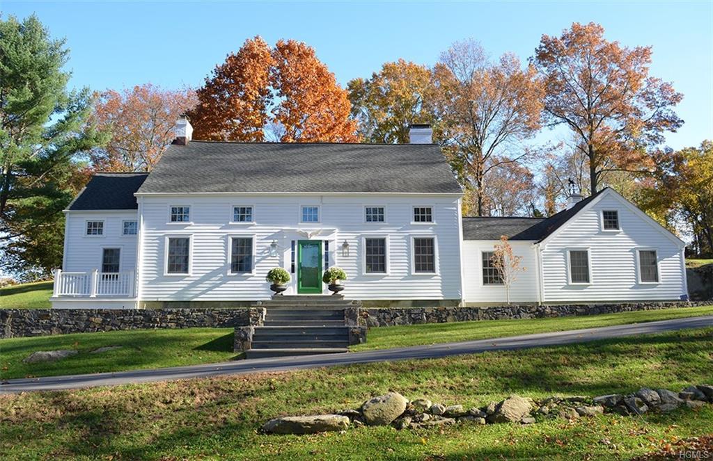 28 Colonial Road - Photo 1