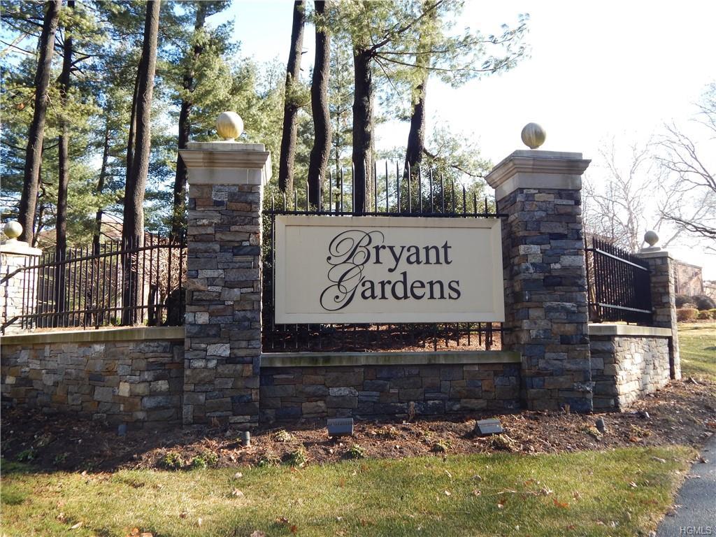 11 Bryant Crescent - Photo 1