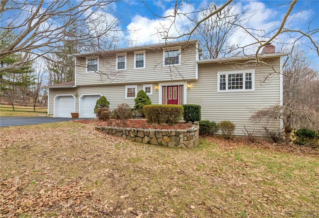 319 Columbine Court - Photo 1