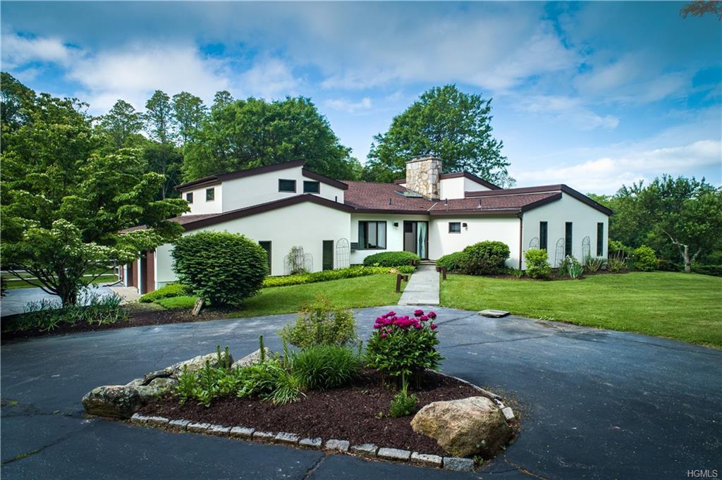 28 Strawberry Hill Road - Photo 1