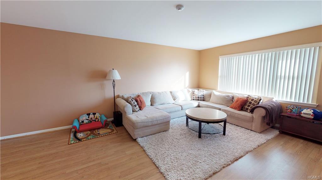 18 Knightsbridge Court - Photo 1