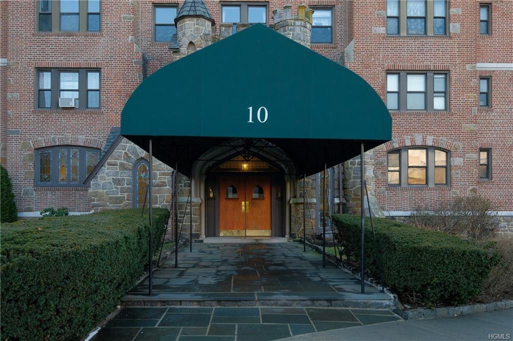 10 Nosband Avenue - Photo 1