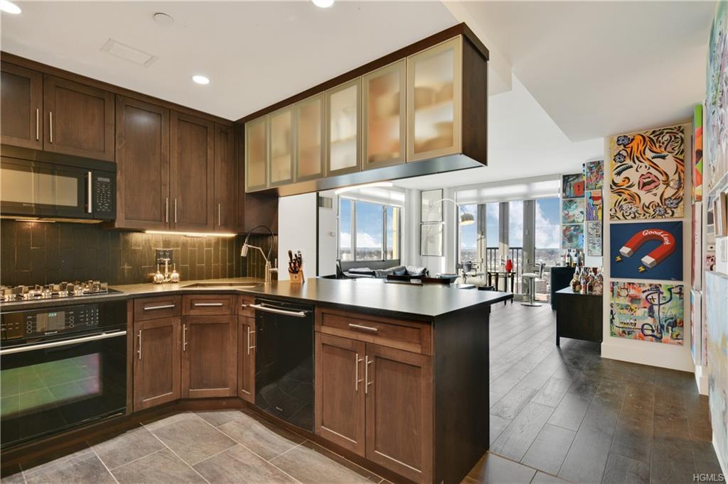 175 Huguenot Street - Photo 1