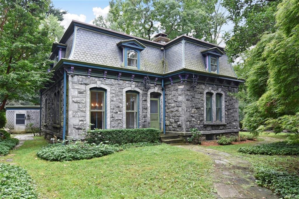 9 Dows Lane - Photo 1
