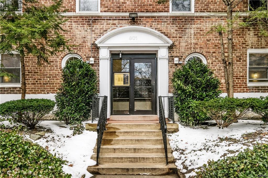 801 Bronx River Road - Photo 1