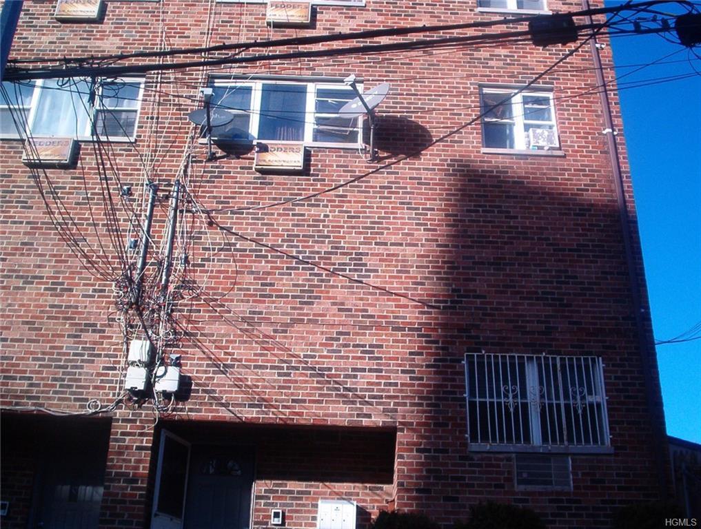 665 Adee Avenue - Photo 1