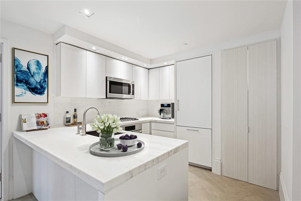 101 Wall Street - Photo 1