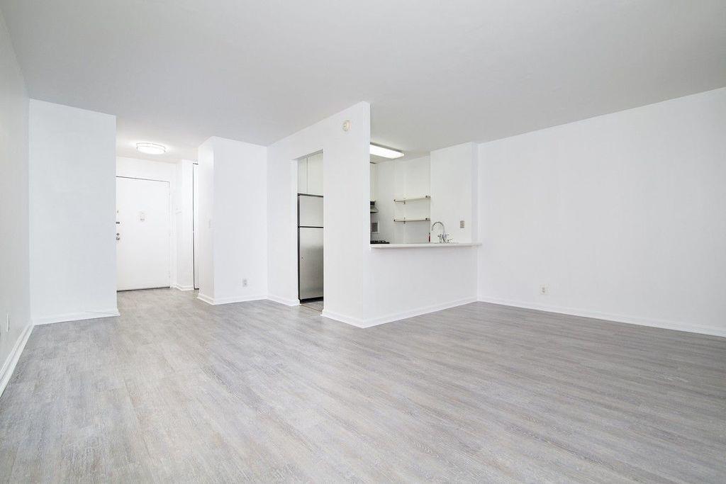 1 Irving Place - Photo 1