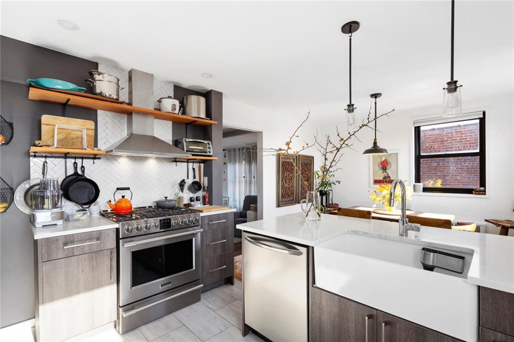 425 26th Street - Photo 1