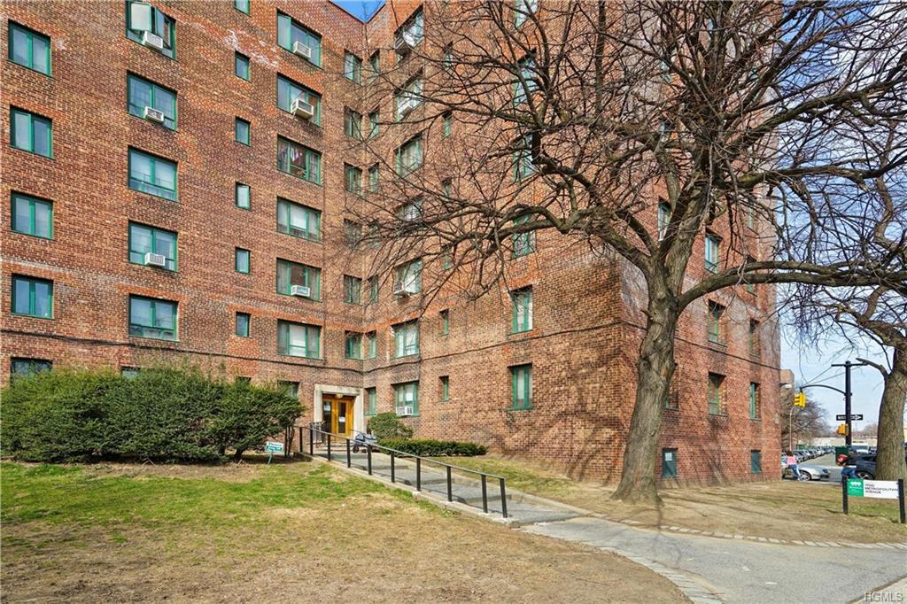 1700 Metropolitan Avenue - Photo 1