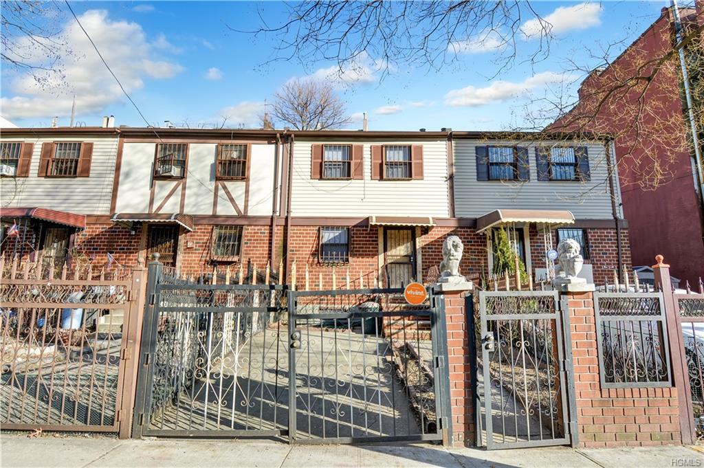 686 Saint Anns Avenue - Photo 1