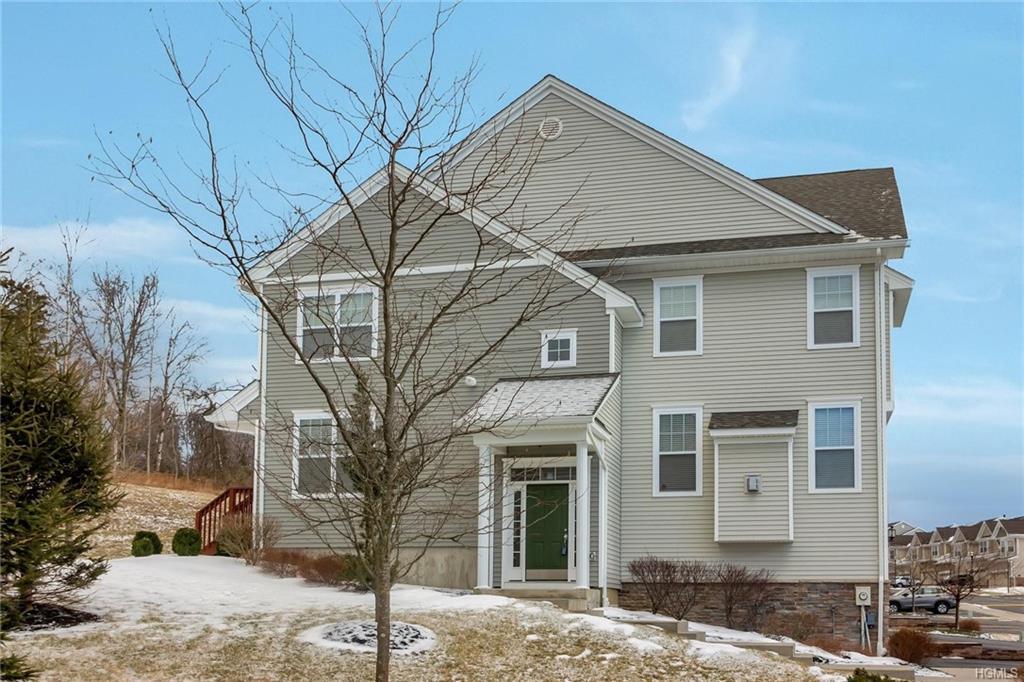 1402 Hawthorn Way - Photo 1