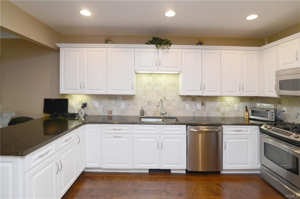 109 Trump Park - Photo 1