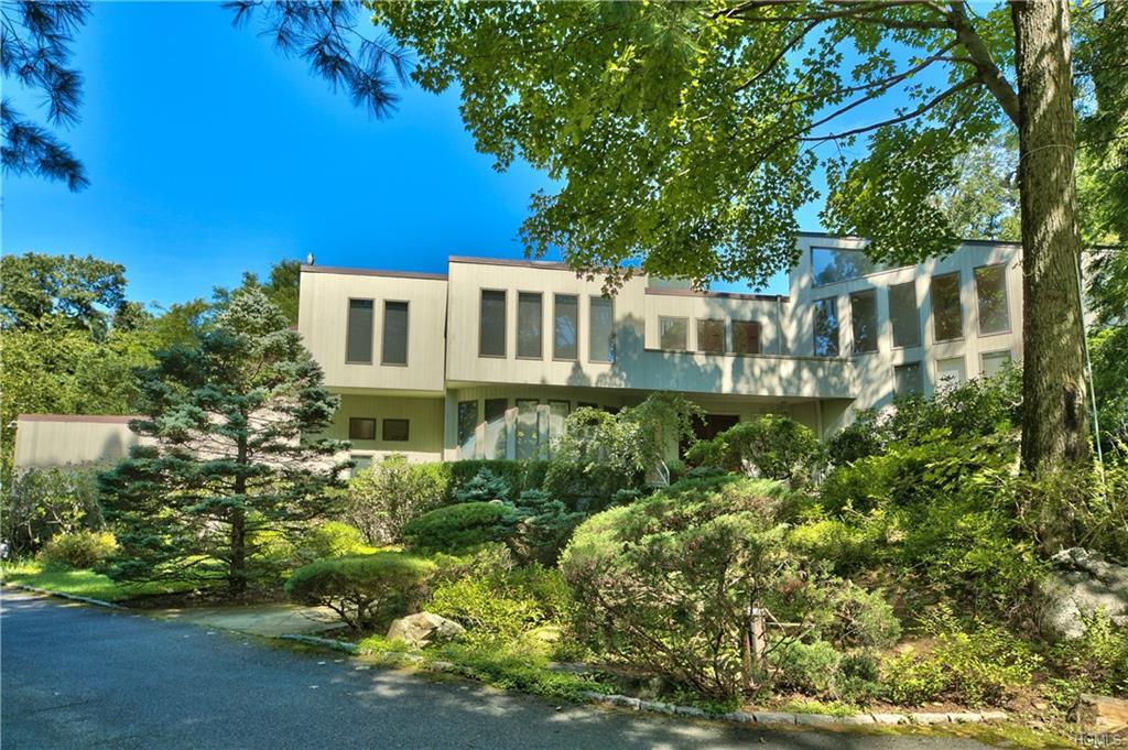 4 Sunrise Drive - Photo 1
