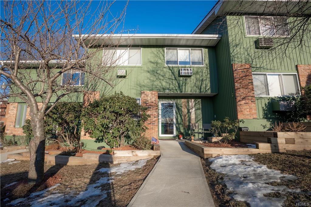 263 Coachlight Square - Photo 1