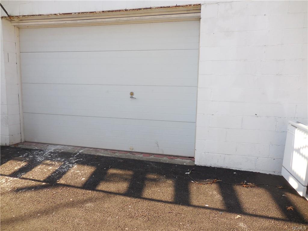 335 Windsor Highway - Photo 1