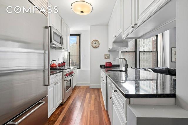 263 End Avenue - Photo 1