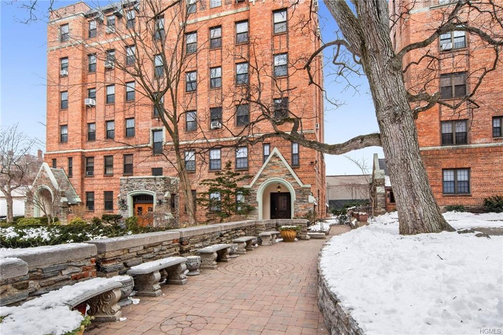 828 Bronx River Road - Photo 1