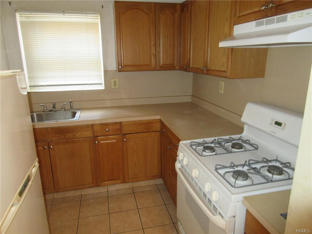 320 Broadway - Photo 1