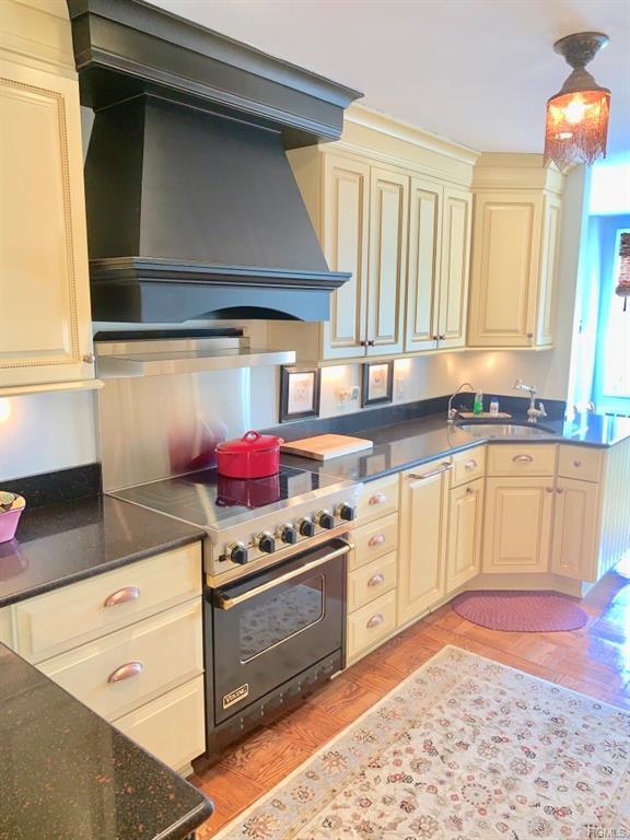 1 Salisbury Place - Photo 1