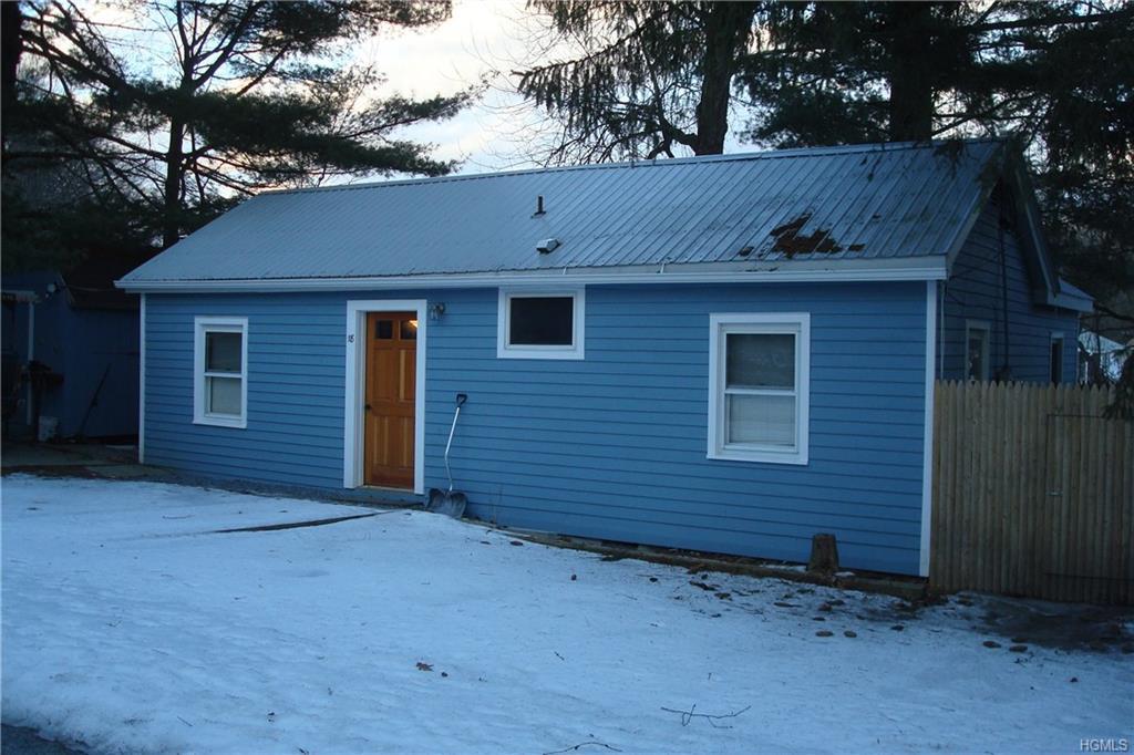 18 4th Avenue - Photo 1