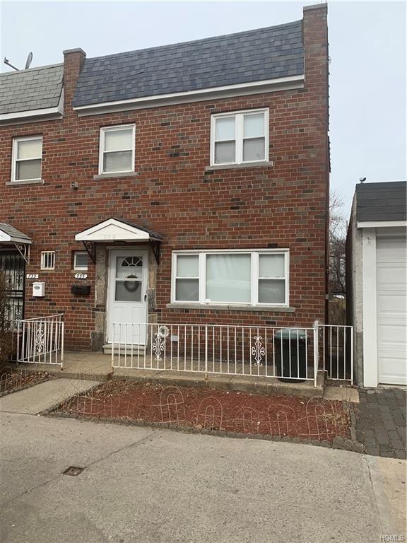 735 Rhinelander Avenue - Photo 1