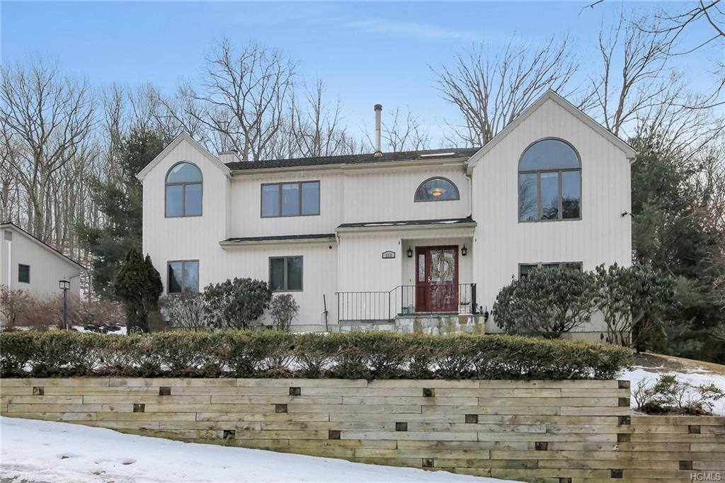 213 Briarwood Drive - Photo 1