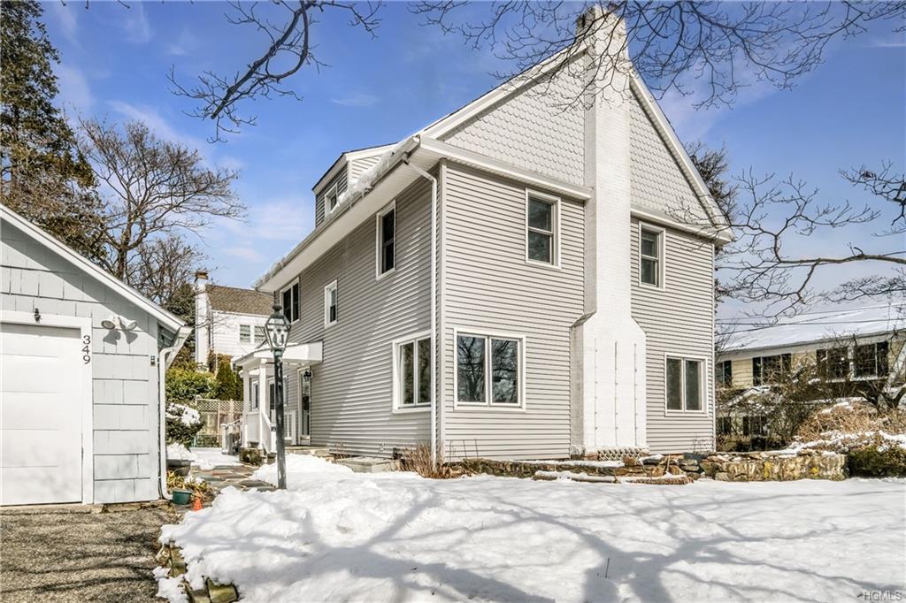 349 Oakland Beach Avenue - Photo 1